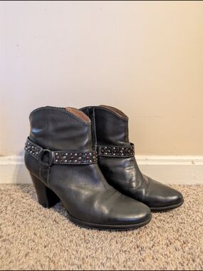 Söfft Black Leather Studded Harness Ankle Booties Size 9M